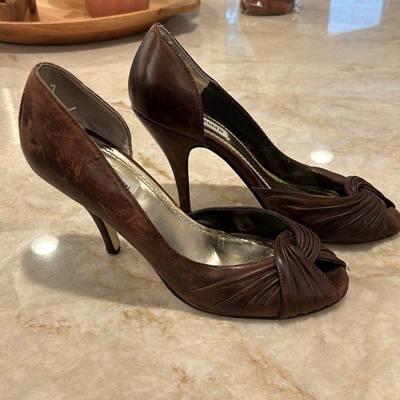 Steve Madden brown heels - Picture 2 of 5